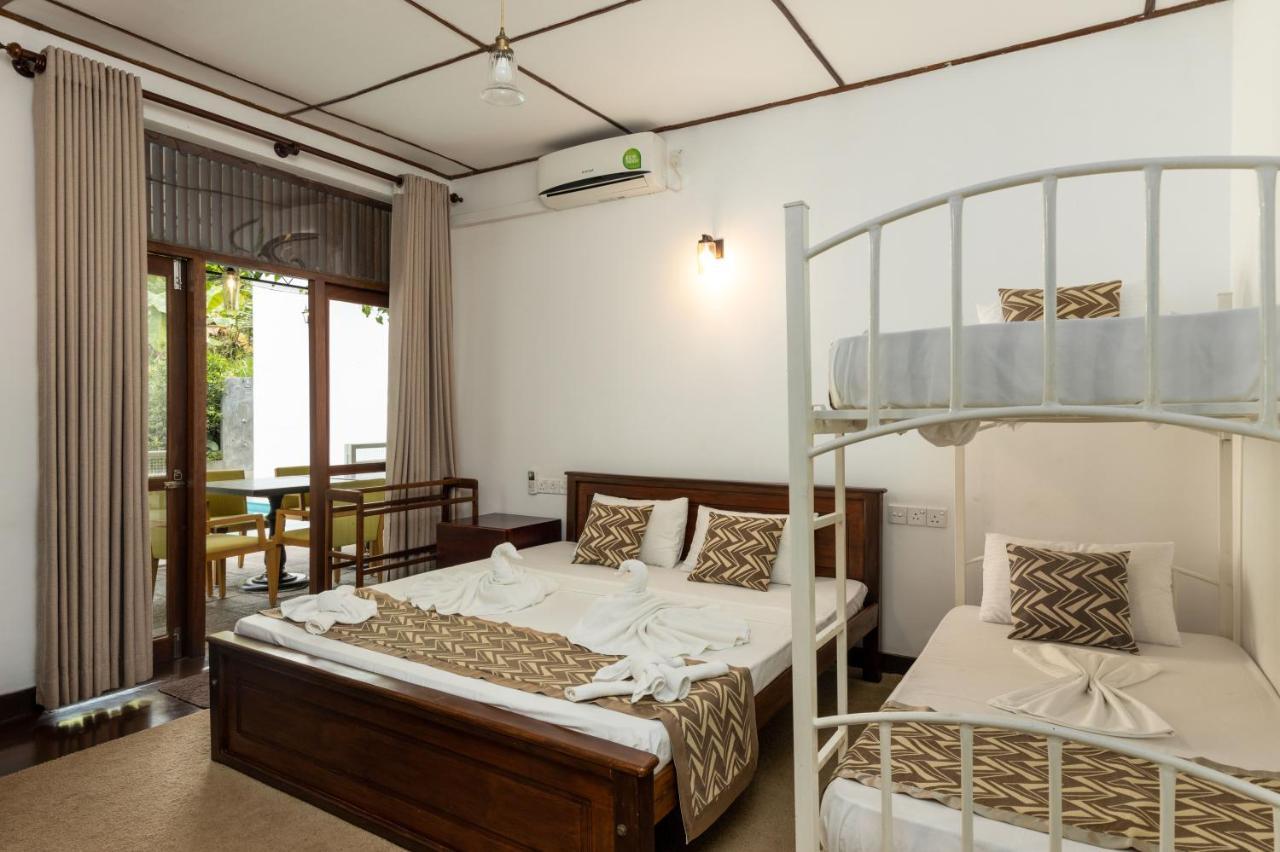 Surveyor'S Residence Bungalow Канди Экстерьер фото