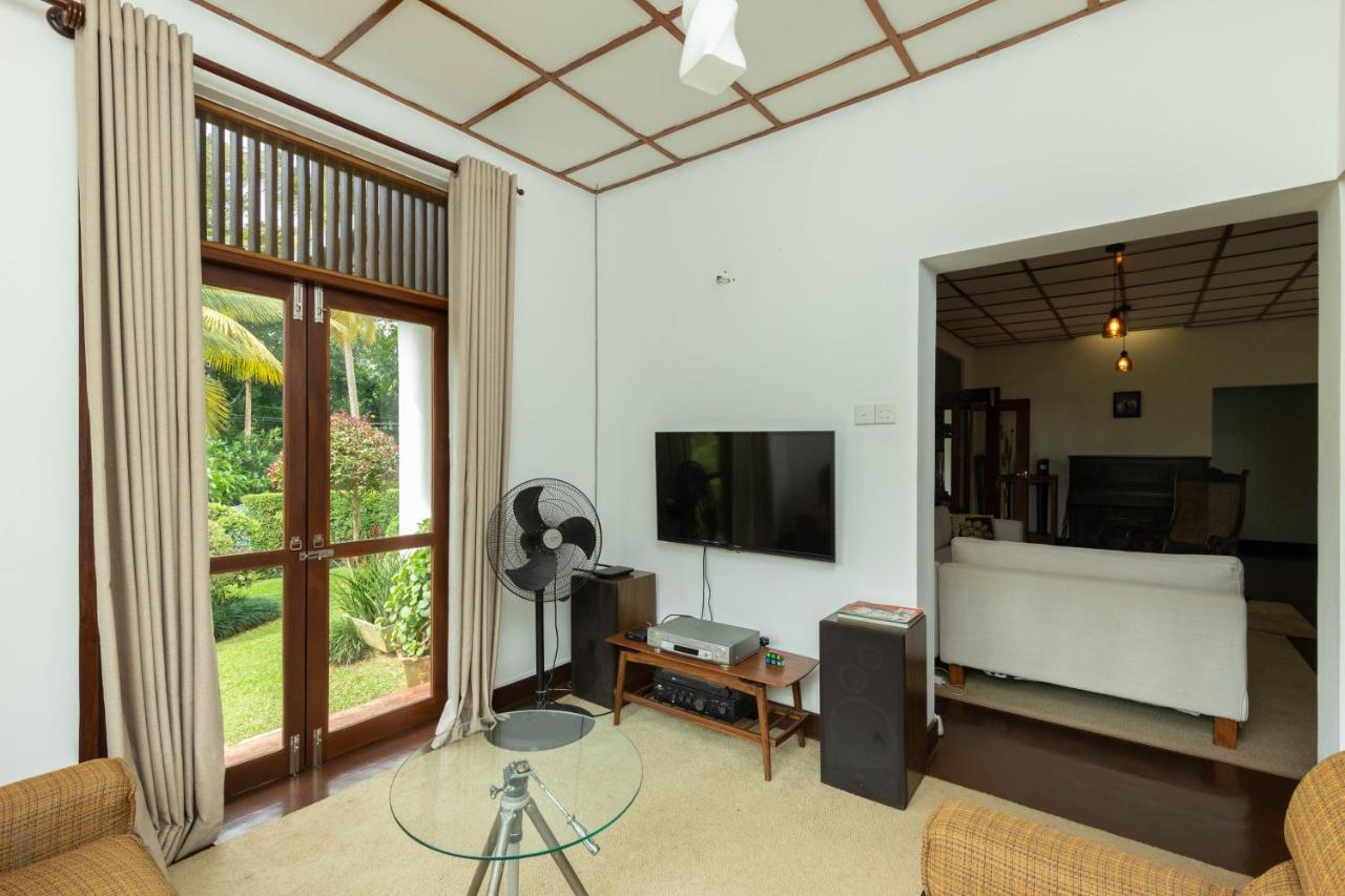 Surveyor'S Residence Bungalow Канди Экстерьер фото