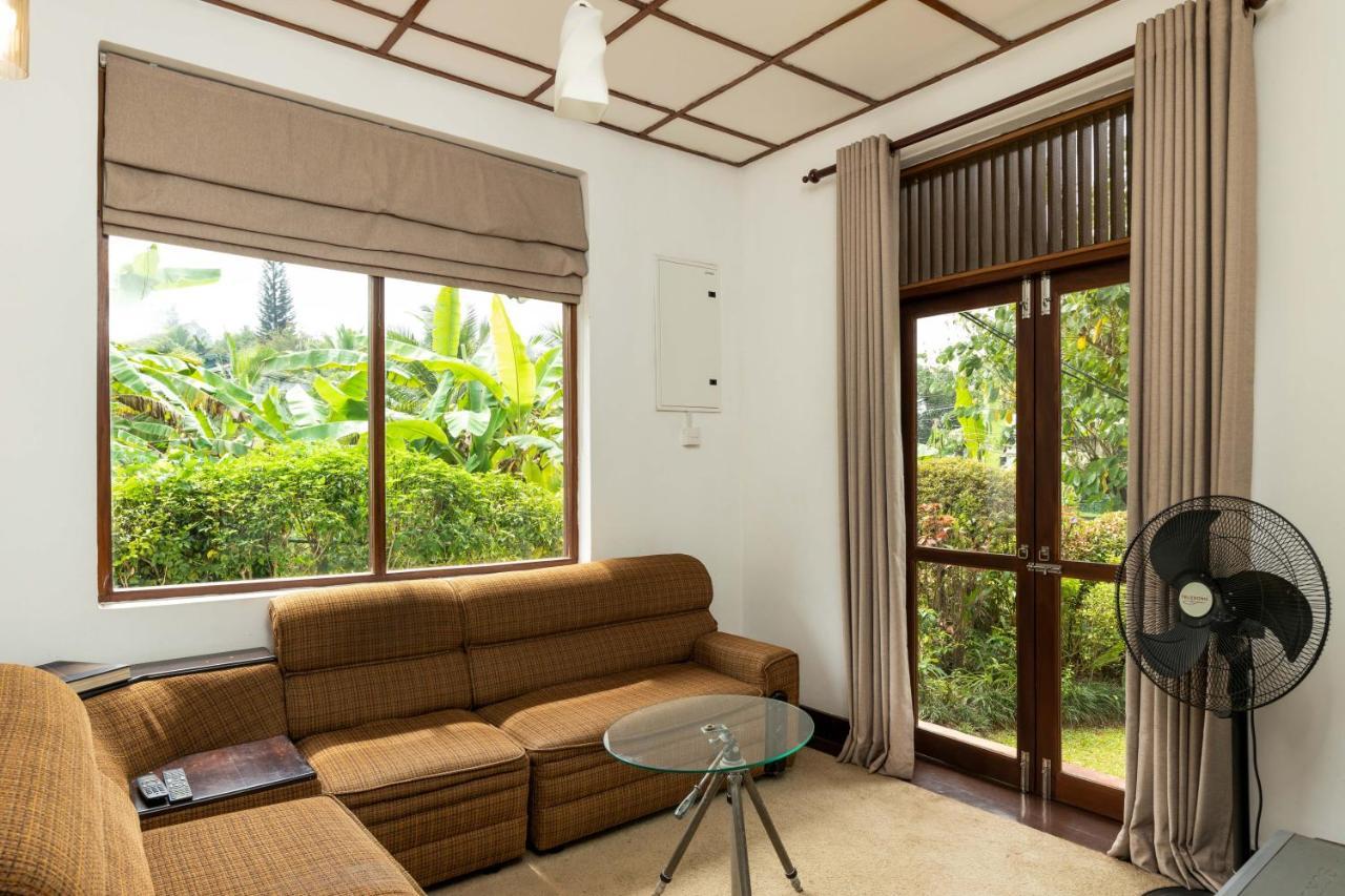 Surveyor'S Residence Bungalow Канди Экстерьер фото